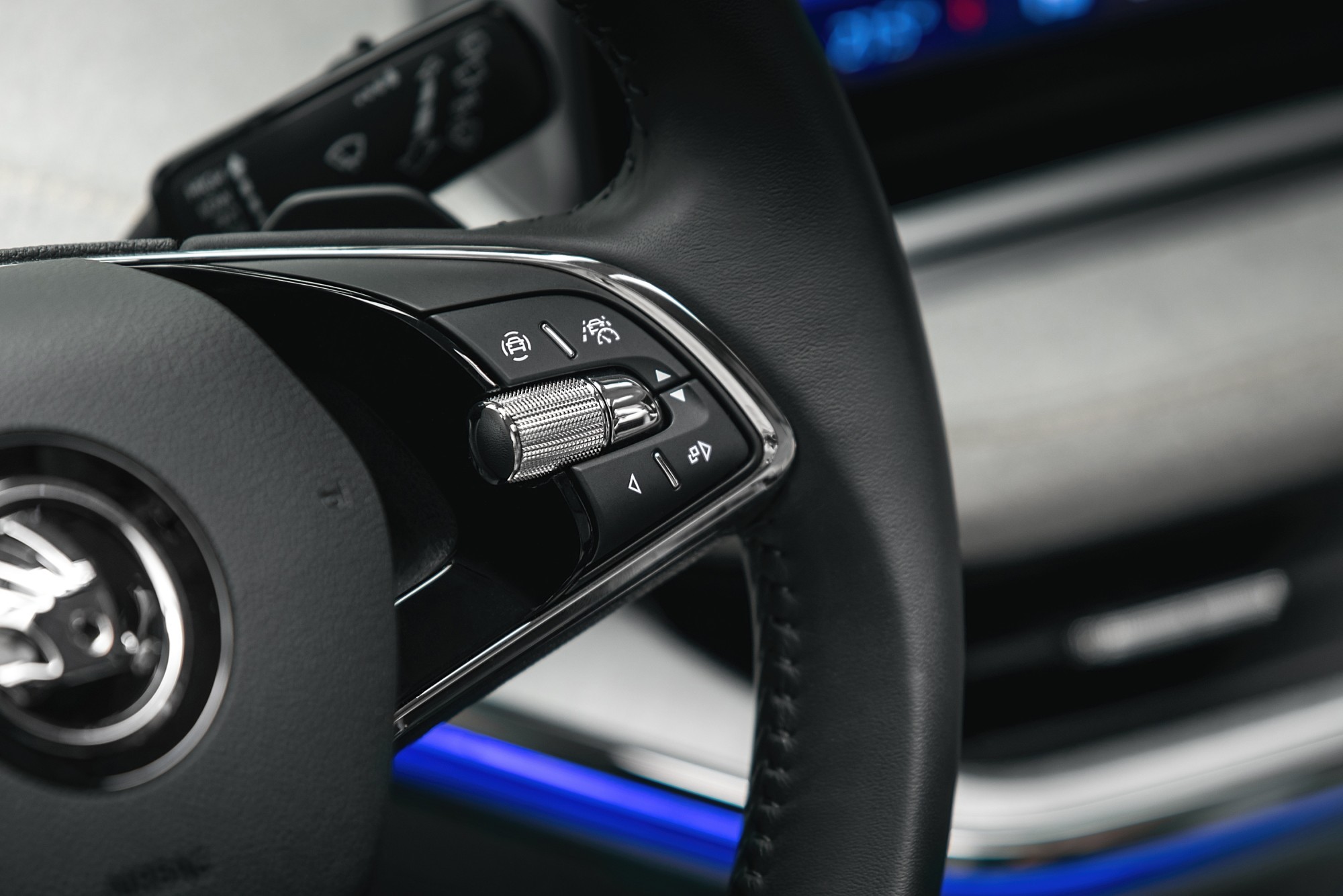 Steering wheel control adapters: why they are necessary and how they work