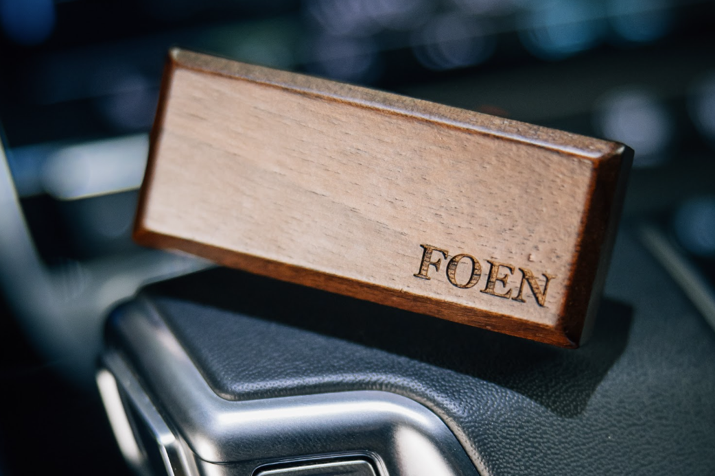 A scent that enlivens every mile - Foen Wood Stick