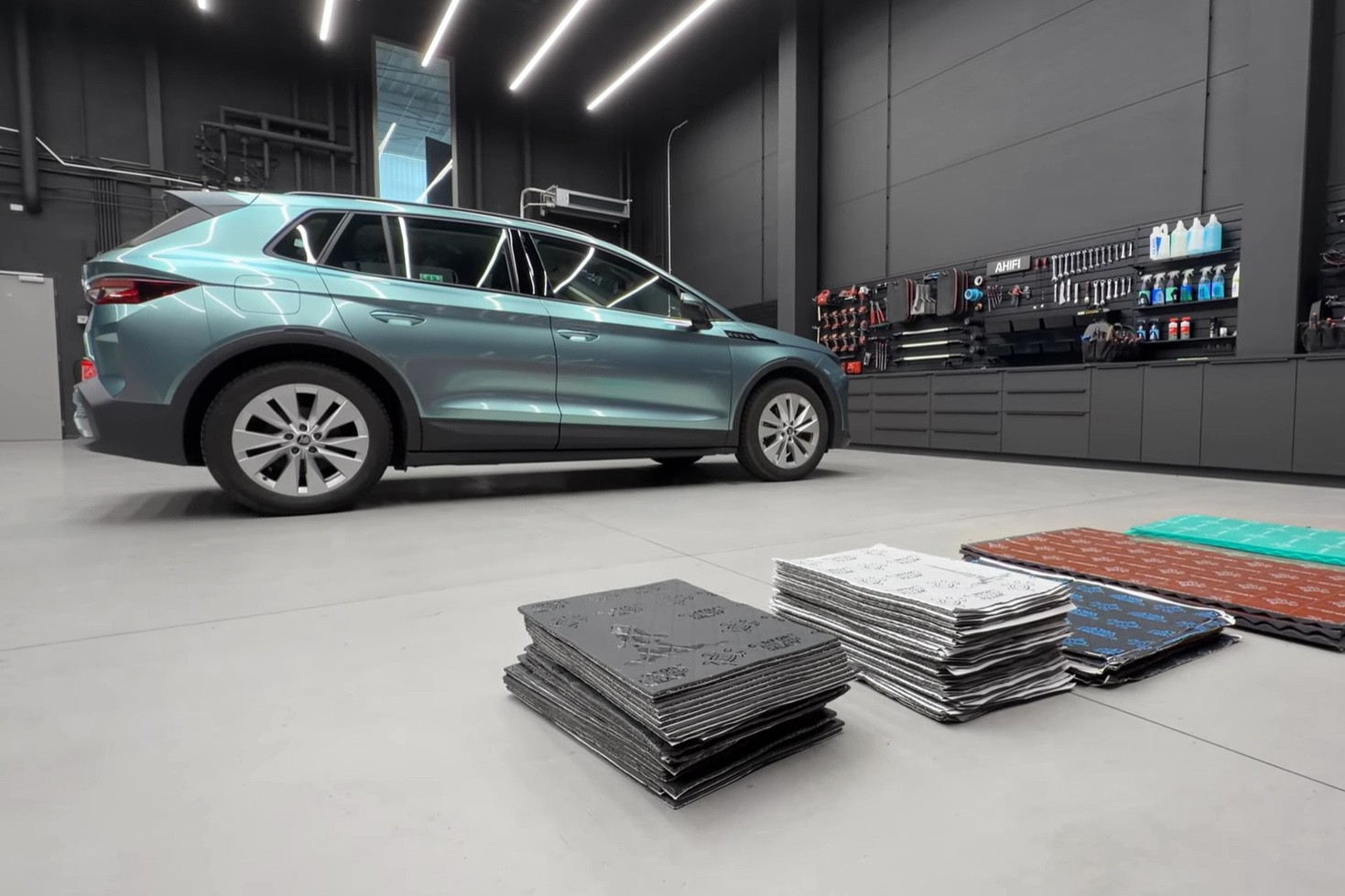 Rasťo Chvála back in our workshop - we soundproofed his Škoda Elroq
