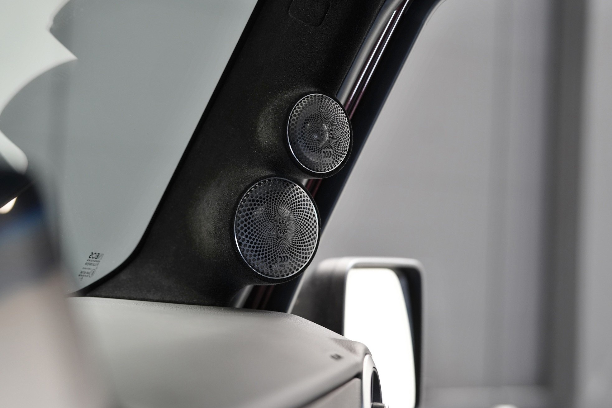 How the placement of tweeters affects sound quality