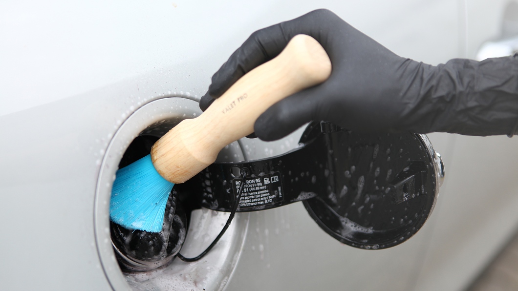 wheel brush