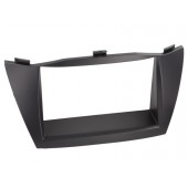 Car radio reduction frame for Hyundai ix35