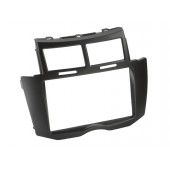 Car radio reduction frame for Toyota Yaris