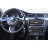 Car radio reduction frame for Škoda Superb II