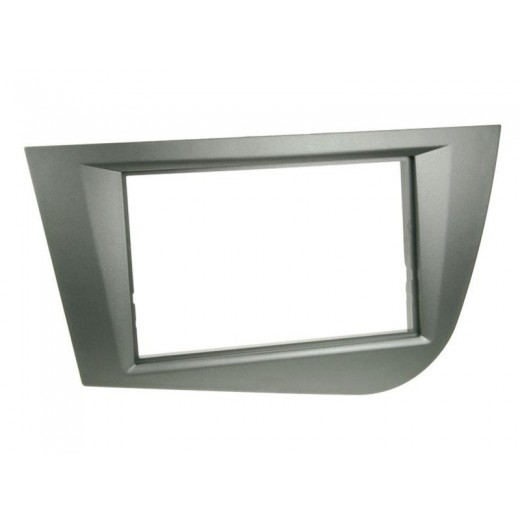 Car radio reduction frame for Seat Leon