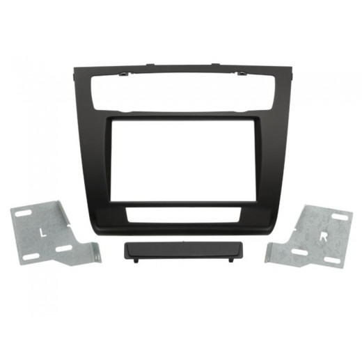 Car radio reduction frame for BMW 1