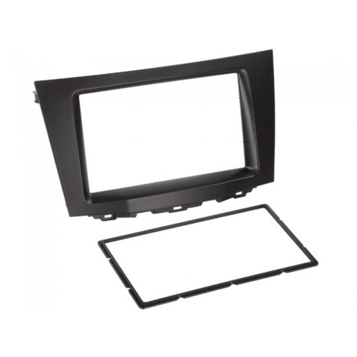 Car radio reduction frame for Suzuki Kizashi