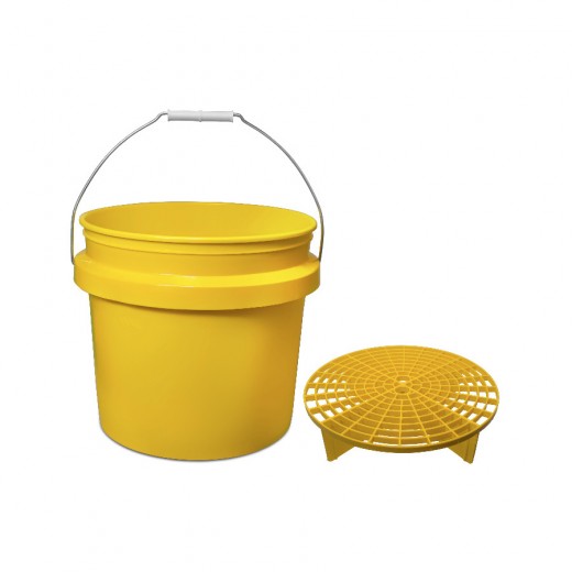 Bucket with Meguiar's Grit Guard protective liner