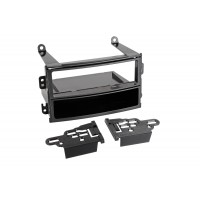 Car radio reduction frame for Nissan 350Z