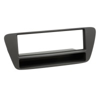 Car radio reduction frame for Audi Q3