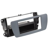 Car radio reduction frame for Seat Ibiza