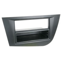 Car radio reduction frame for Seat Leon