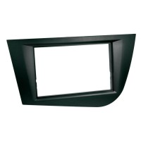 Car radio reduction frame for Seat Leon