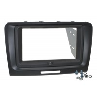Car radio reduction frame for Škoda Superb II